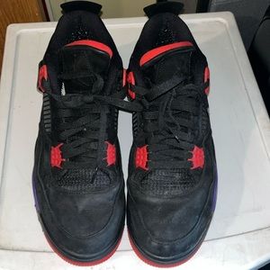 Air Jordan 4 raptors . Size 11.5